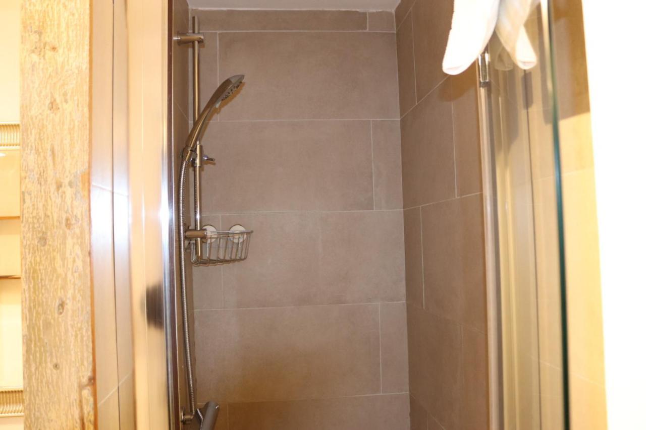 Garland Modern Apartment With Private Garden & Parking Dartford 5 Luaran gambar