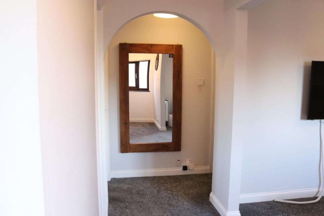 Garland Modern Apartment With Private Garden & Parking Dartford 5 Luaran gambar